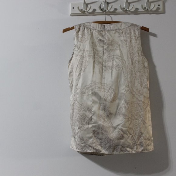 🚨 Banana Republic Lavender Paisley Satin Blouse Size PS - Picture 5 of 6